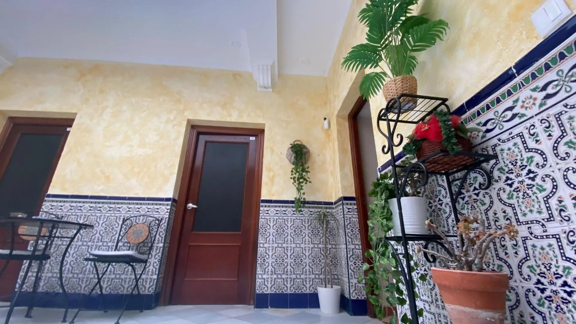 Homestay Patio Andalusi Junto A La Vina Apartment Cadiz