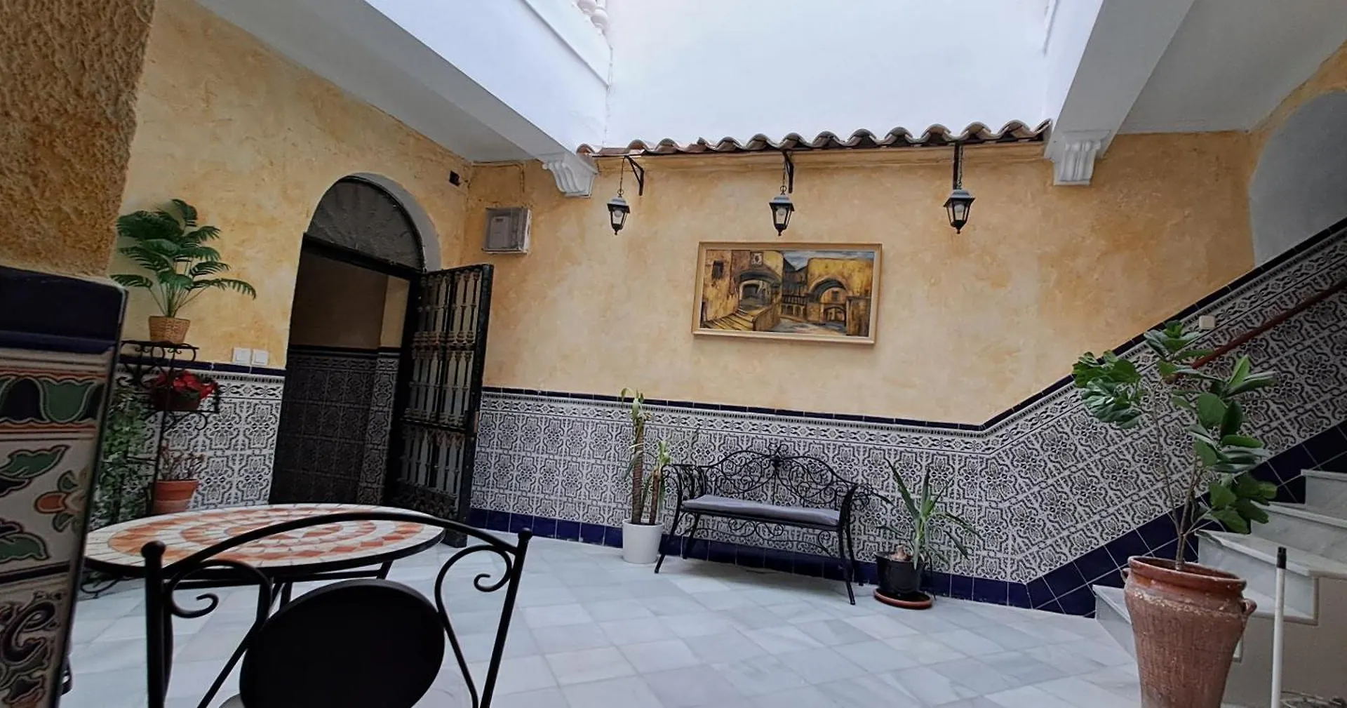 Patio Andalusi Junto A La Vina contacts